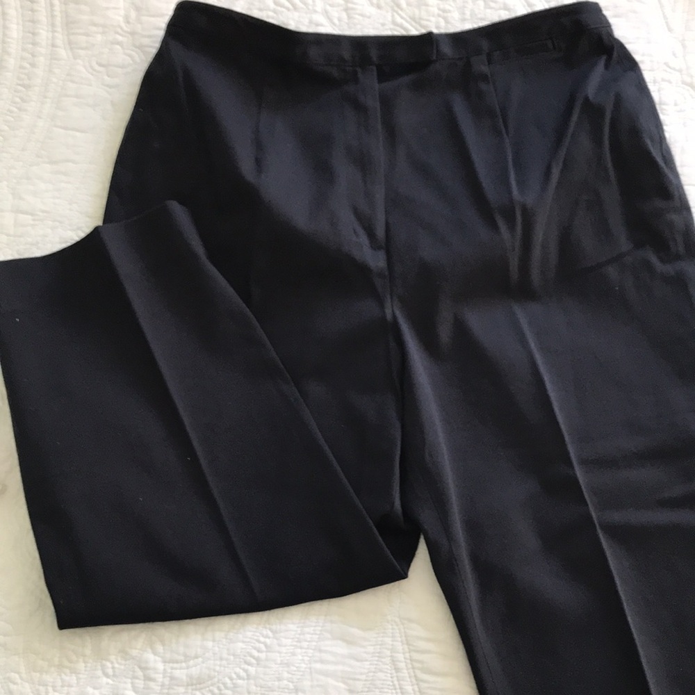 Charter Club women’s pants. Capri or shorter length. Dark navy  size 12 - Picture 3 of 5